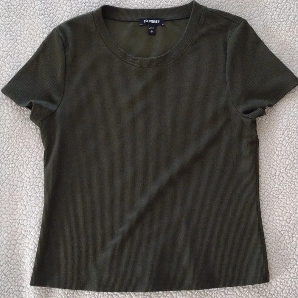 4 EXPRESS Shirts. Size Medium - Picture 8 of 13